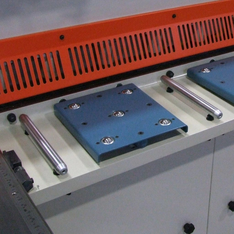 SH-70250-HD; 220V 3Phase Heavy Duty Hydraulic Shear. 96" Legth, 1/4" Mild Steel Capacity