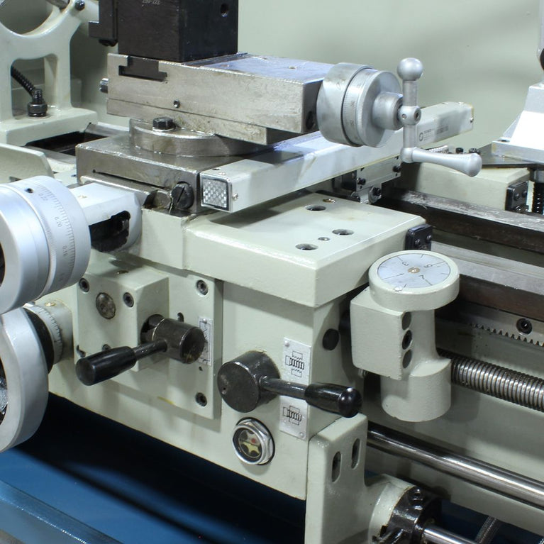 PL-1340E-1.0; 13" x 40" Geared Head with  DRO  2HP, 220V 1Phase